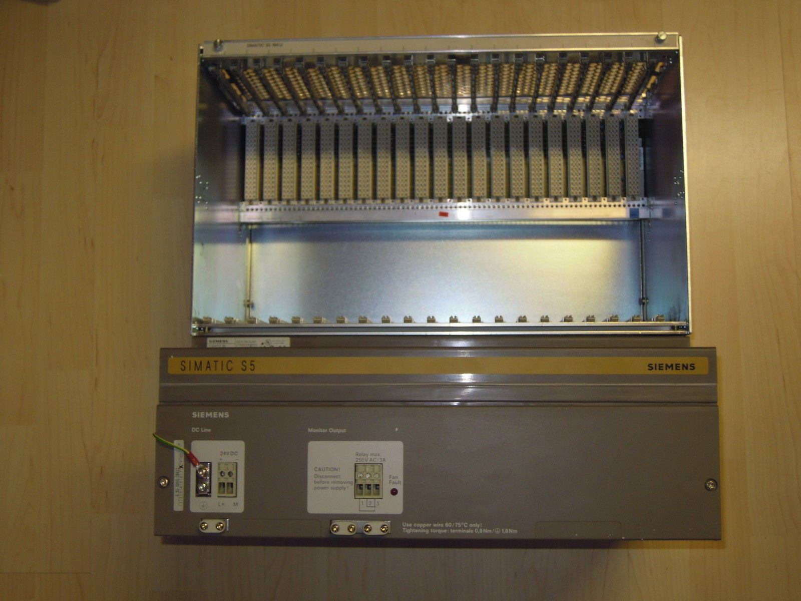 6ES5 988-3NA11  + 6ES5 184-3UA21