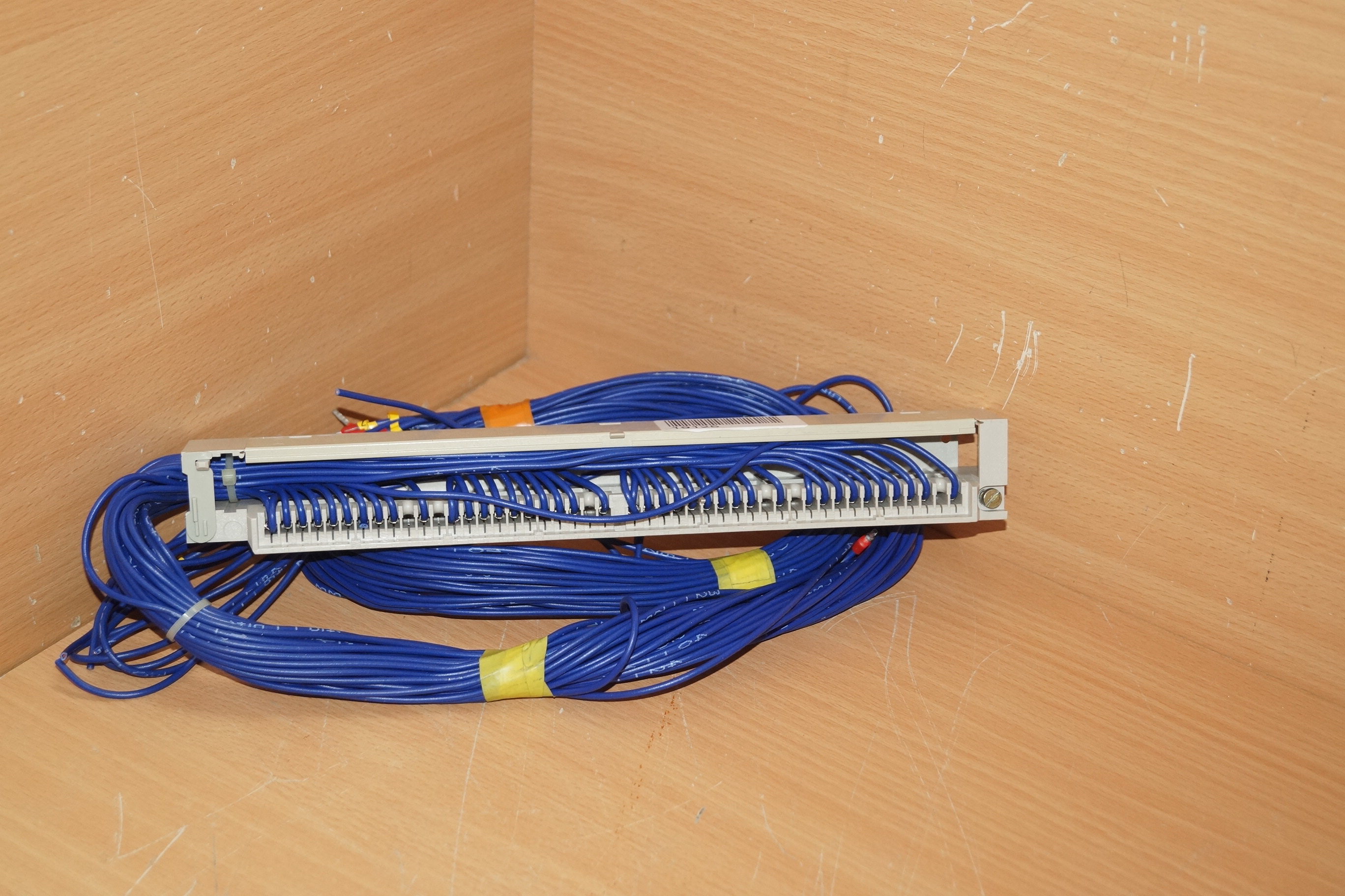 1 NEZ 8110229 927 698-1