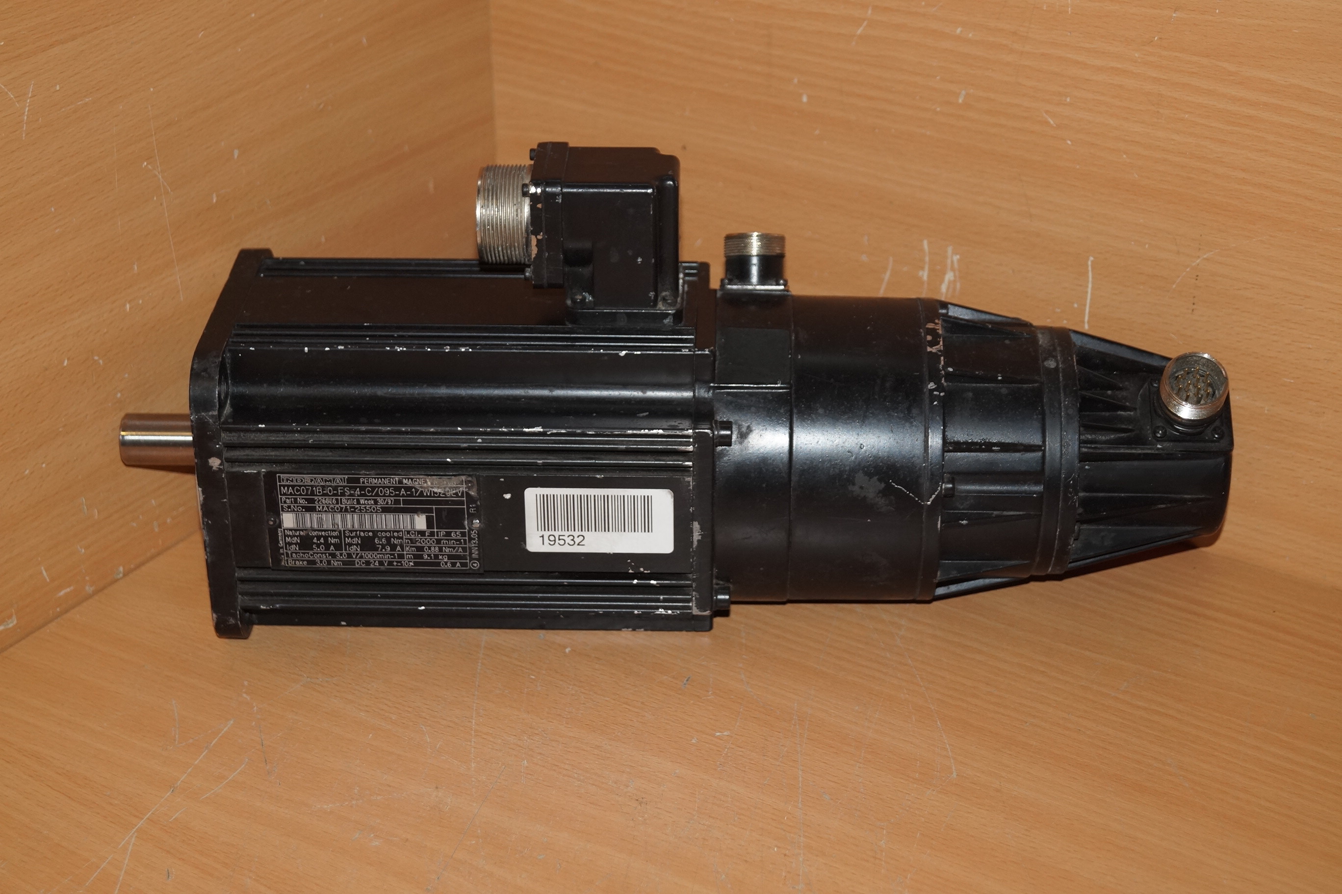 MAC071B-0-FS-4-C/095-A-1/WI520LV