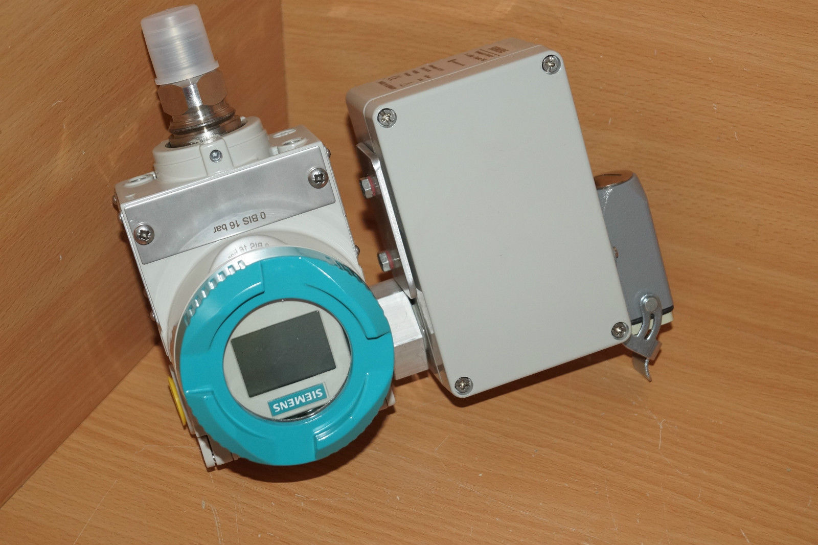 7MF4 033-1DA00-1AB7-Z