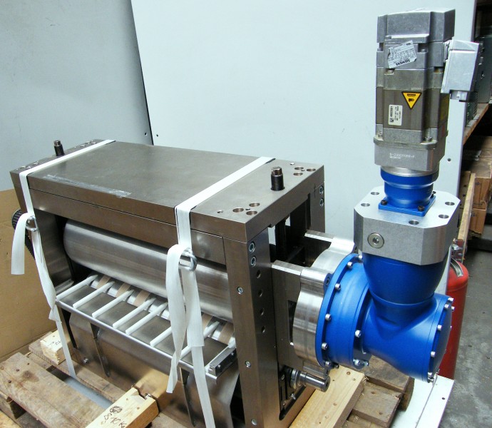 AE 600 + 1FK70426AF71-1FG0 + KT5W-2P1116D