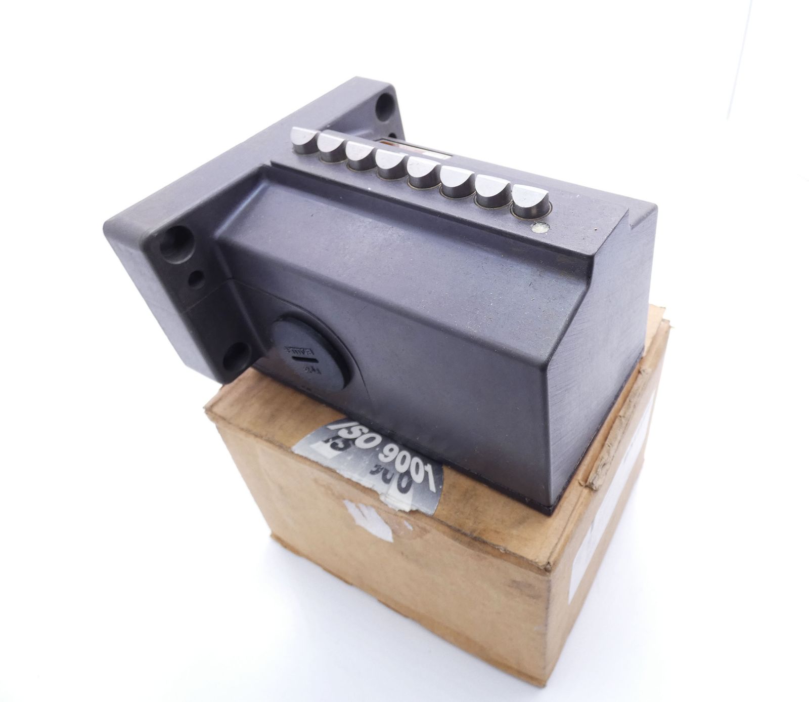 BNS 519-D08-D12-100-10-FD