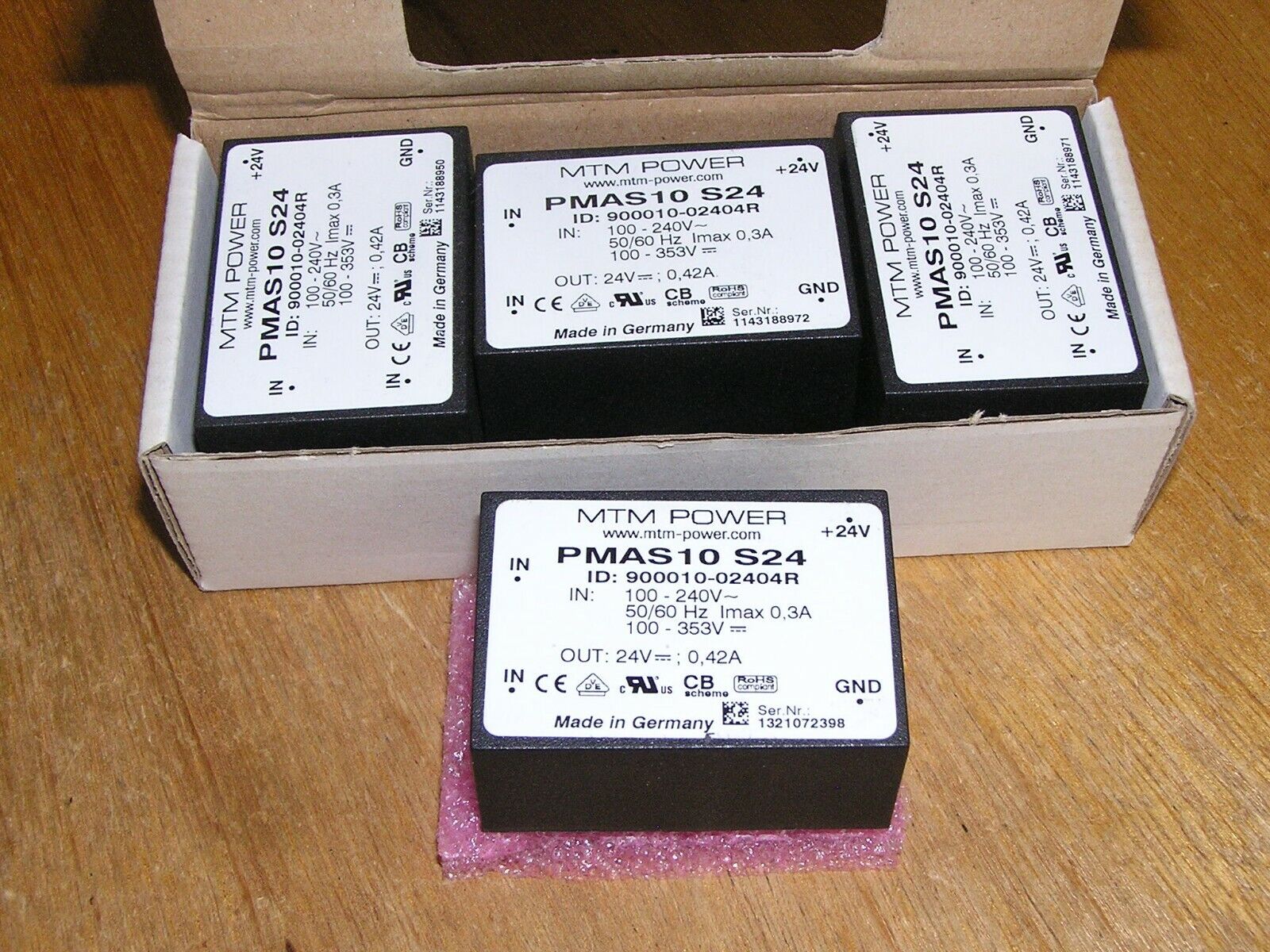 90001002404R