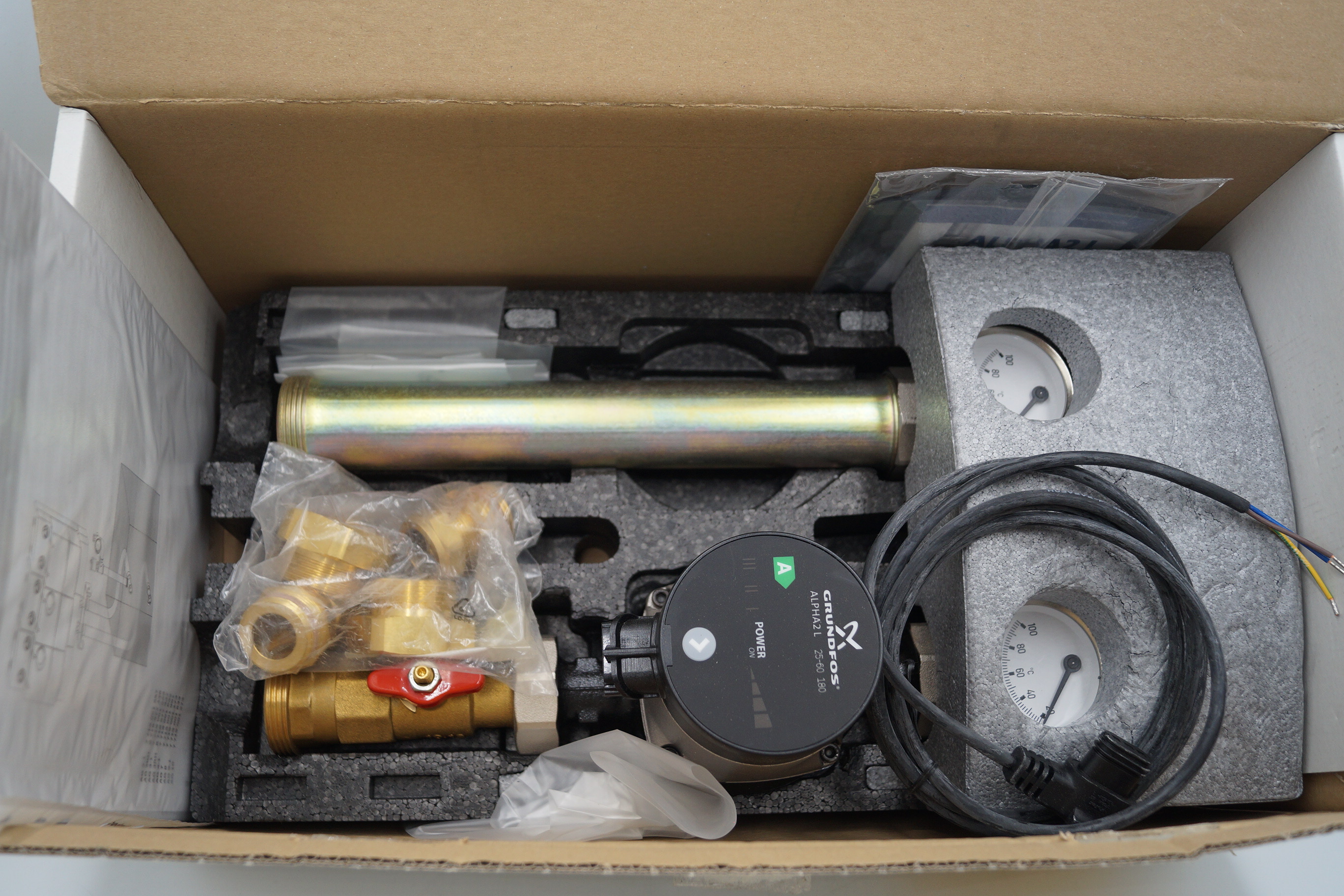 8718577436 // 8 718 577 436