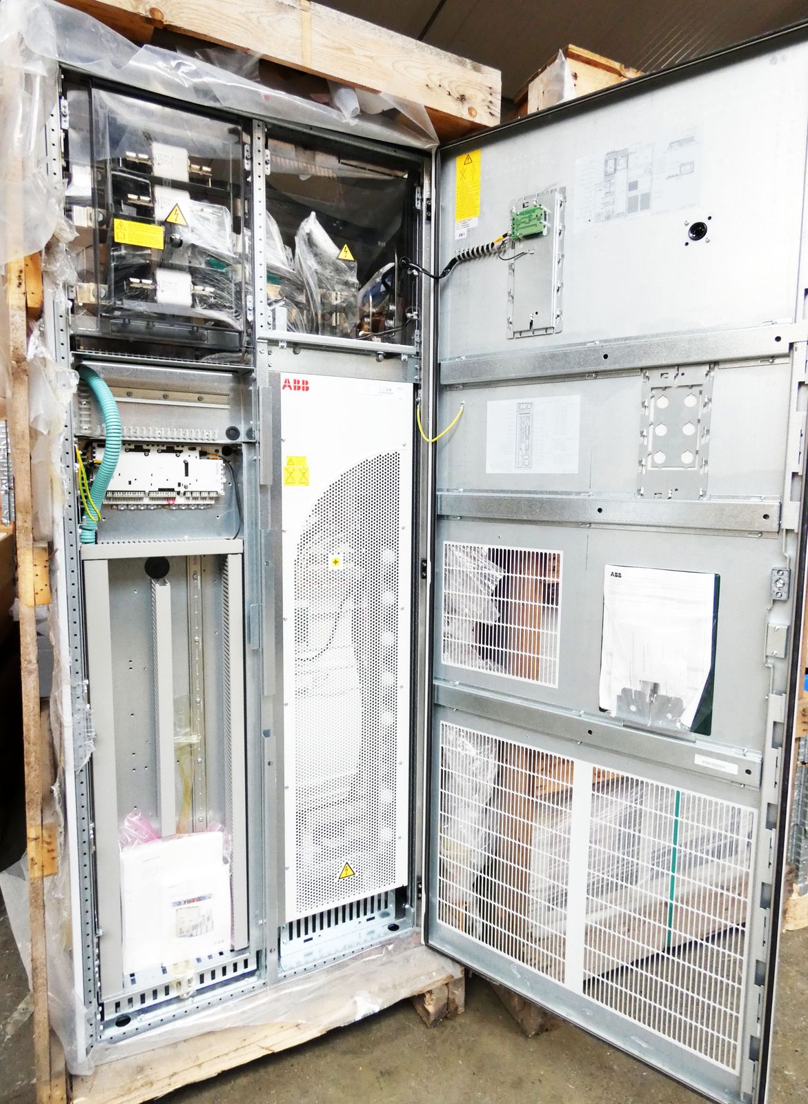 ACS800-04-0440-7+E210+0N664+P901