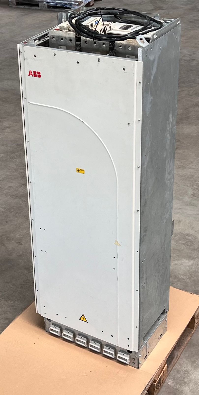 ACS800-04-0490-3+D150+E210+K454+L509+N651+P901