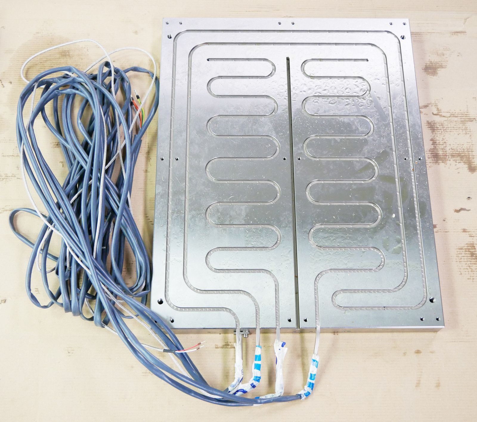 P1100/370x470x30/1.2085/S//0132011